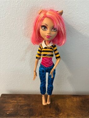 Monster High Howleen Wolf  A Pack of Trouble Doll